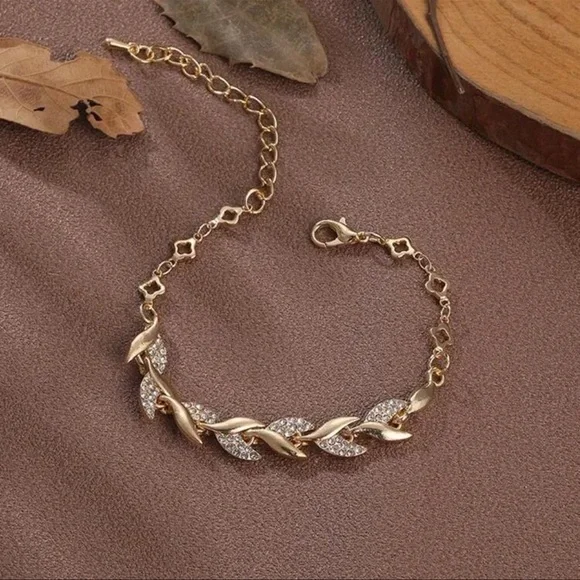 En Leaf Bracelet, European And American Fashion Bridal Jewelry Women Rhinestone - Picture 3 of 5